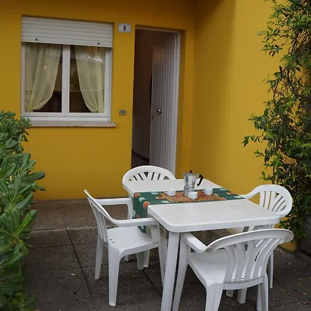 Piazzetta 8 *