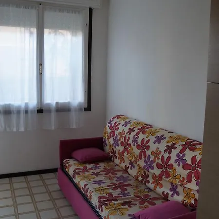 Piazzetta 8