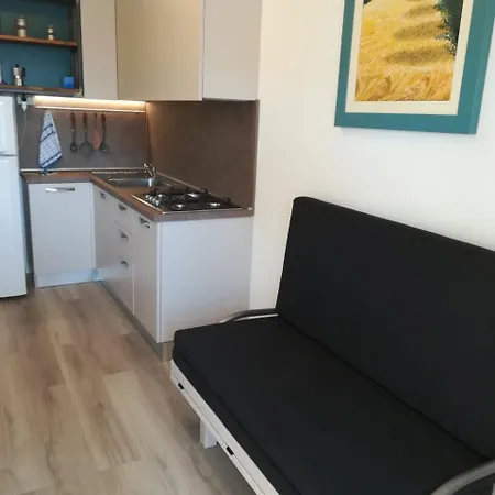 Piazzetta 8 *